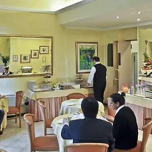Hotel Lloyd, Mediolan