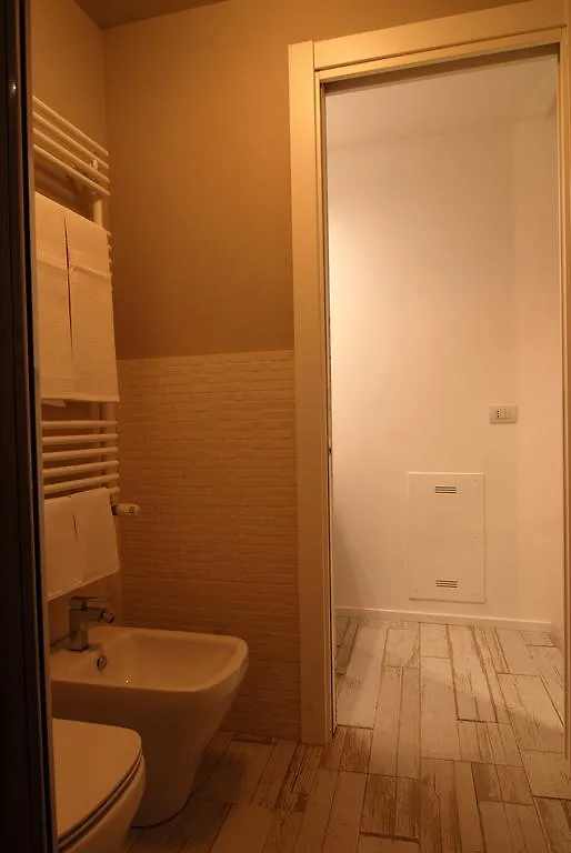 Isola Libera Hotel Milan Guest house